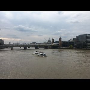 Meet your Posher, Elizabeth